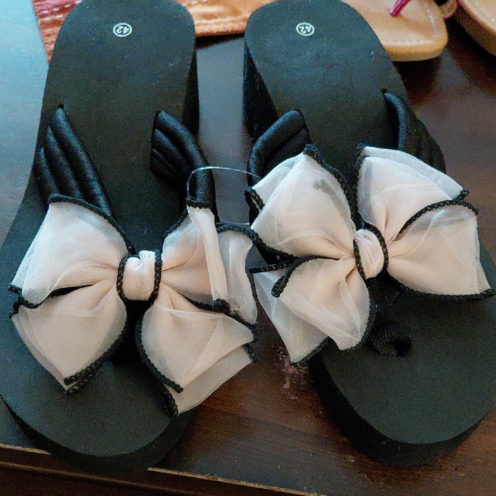 Black Women's Flip-Flop Sandals with White Bow Detail